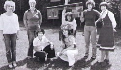 Kindergarten-Team im Bärenkeller 1976