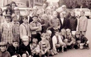 Verabschiedung der Kinder, die 1972 zur Erholung ins Südtiroler Rodeneck fuhren